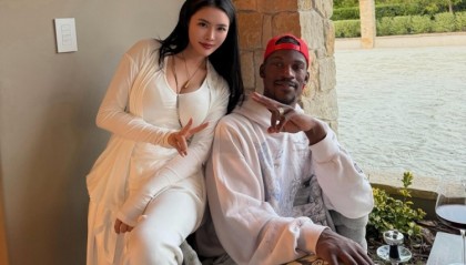 世界杯官方直播app下载中心手机版-牌手ALL IN姐&amp;巴特勒再度同框！因身材出众出圈 不仅有料还大方