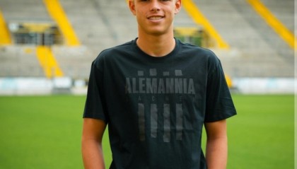 天空：19岁德丙中场今夏将成为关注对象，霍村等多支球队对其有意